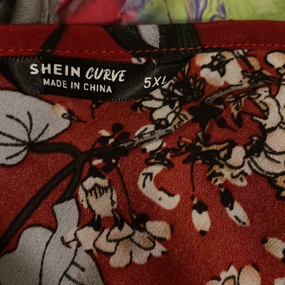 Cold shoulder top - Picture 2 of 4